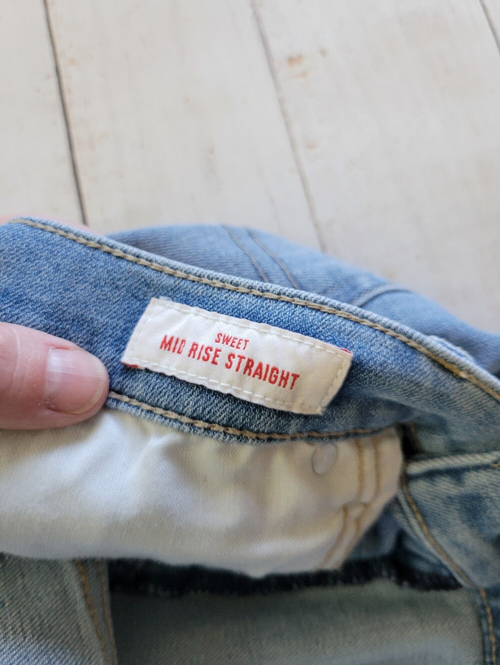 Lucky Brand Women's Jeans 10/30 R Sweet Straight Mid Rise Faded Wash Great Cond - Picture 3 of 6
